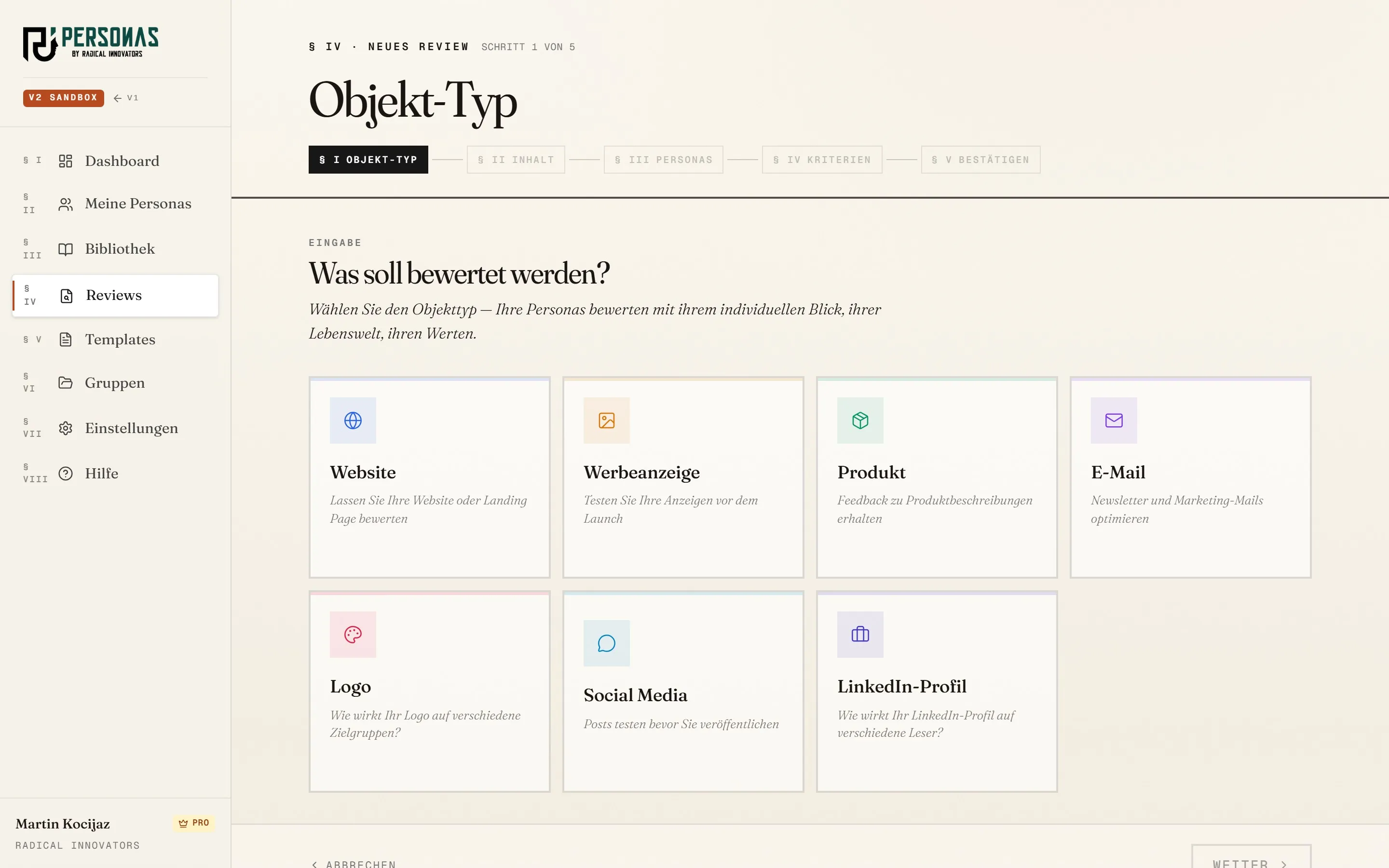 Screenshot aus der Radical-Personas-App: Wizard Schritt 1 mit Auswahl der Objekt-Typen — Website, Social-Post, Ad, Logo, Email, Produkt.